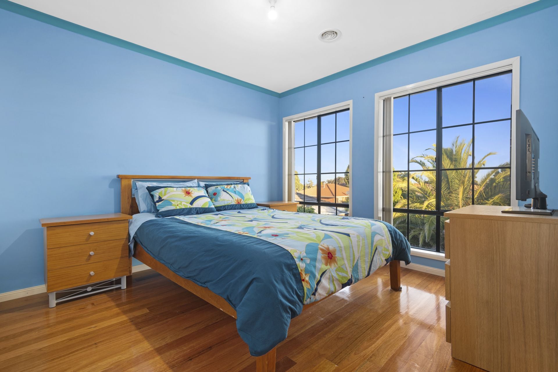 GREAT LOCATION - GREAT FAMILY HOME