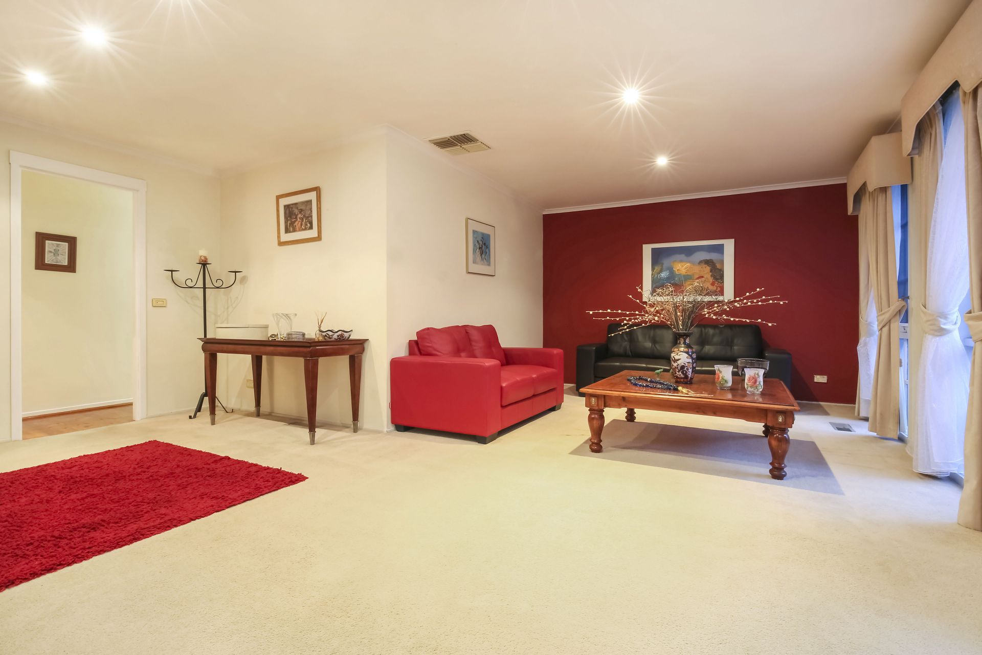 4 Car Garage On 624sqm - Seize This Significant Opportunity!