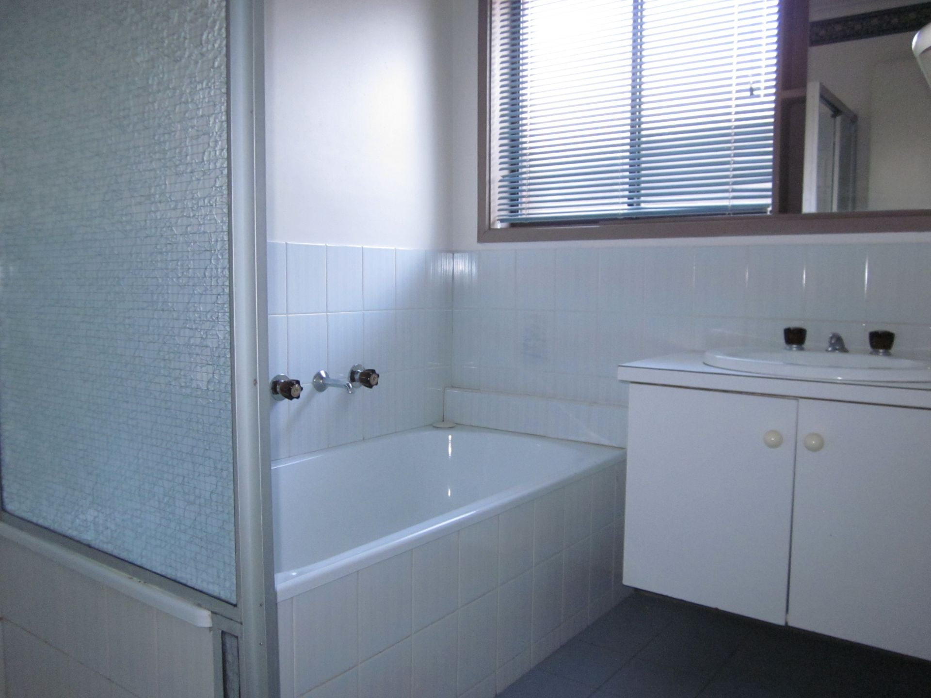 AFFORDABLE HOME WITH TRANSPORT AT YOUR DOOR!