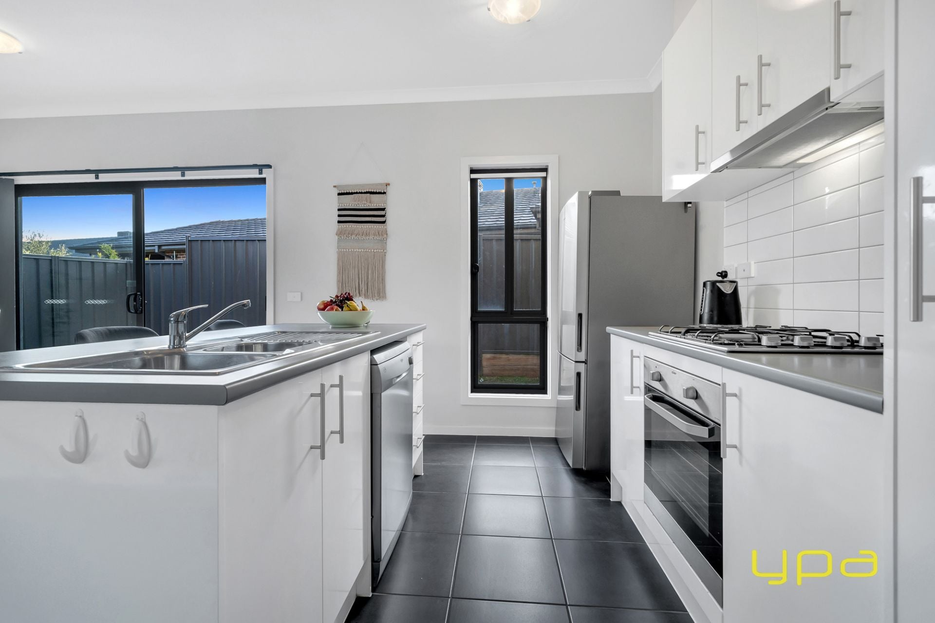117B Elmslie Drive Cranbourne East VIC, Cranbourne East - Thumbnail 3