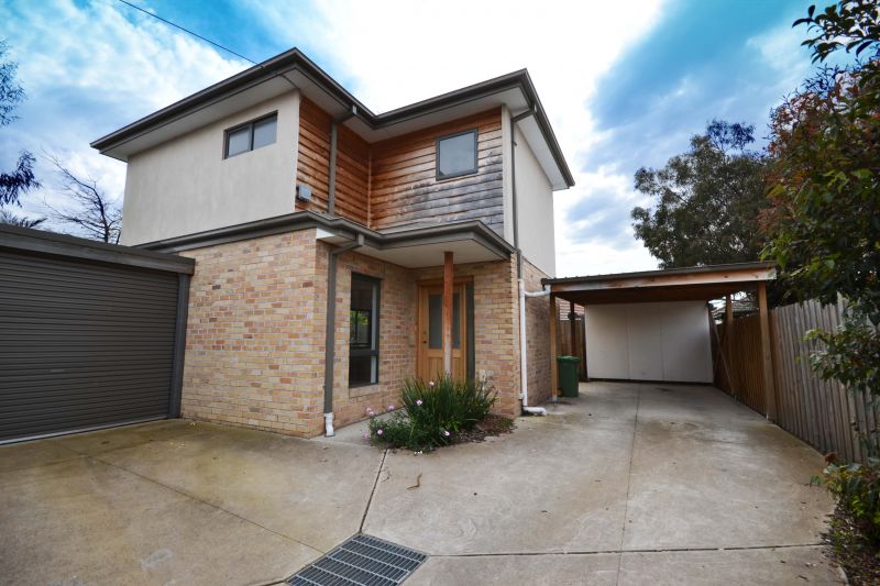 10A Burns Grove, Kingsbury