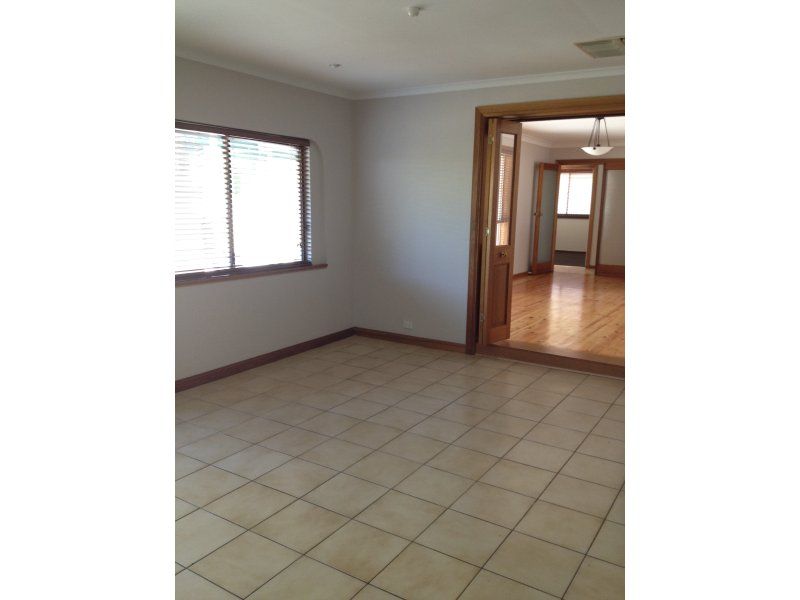 5 Dorian Street Para Vista 5093