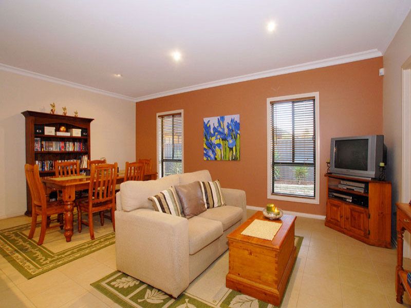 9 Conder Place, Caroline Springs - Thumbnail 4