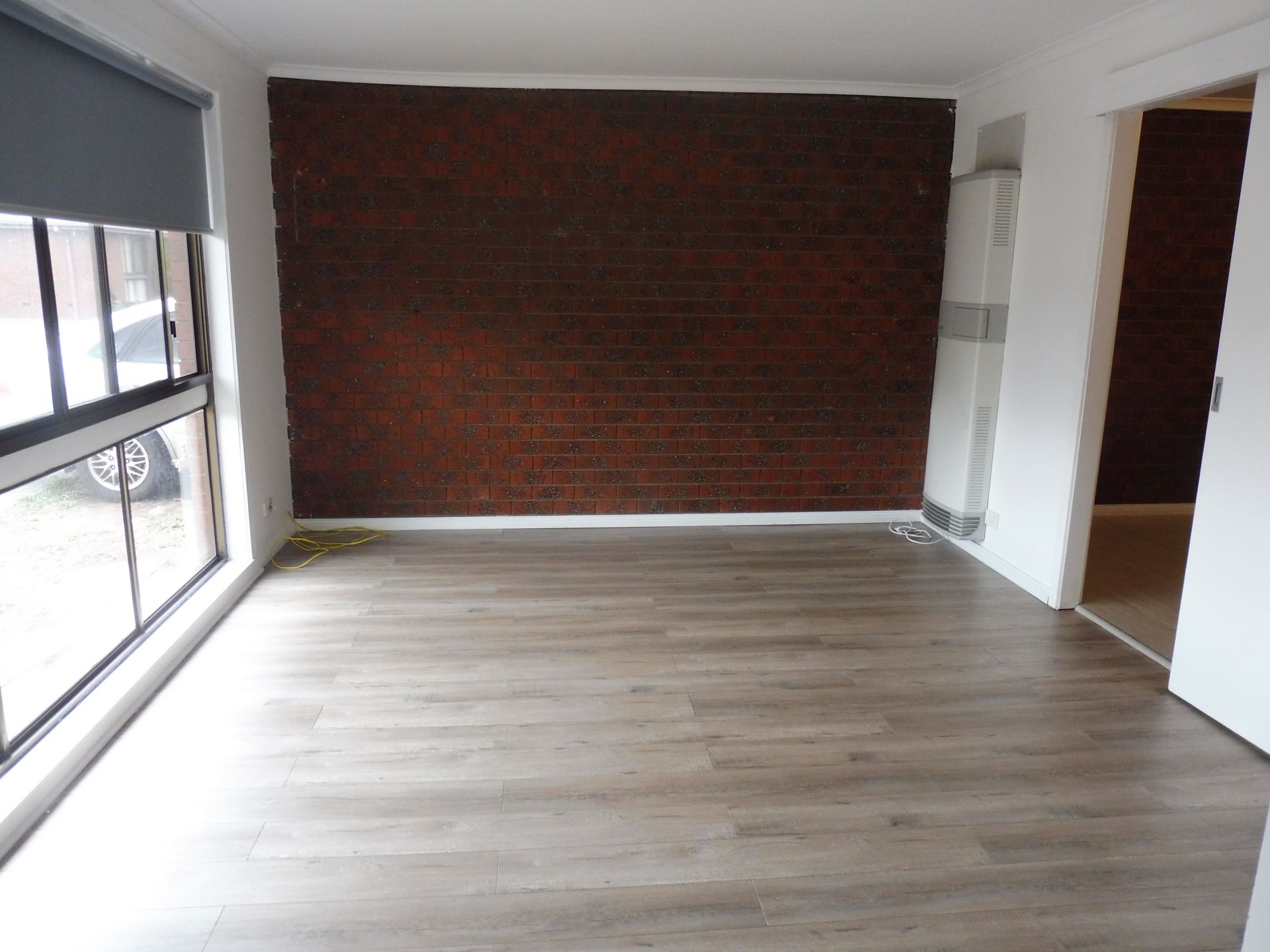 WALKING DISTANCE TO THOMASTOWN TRAIN STATION