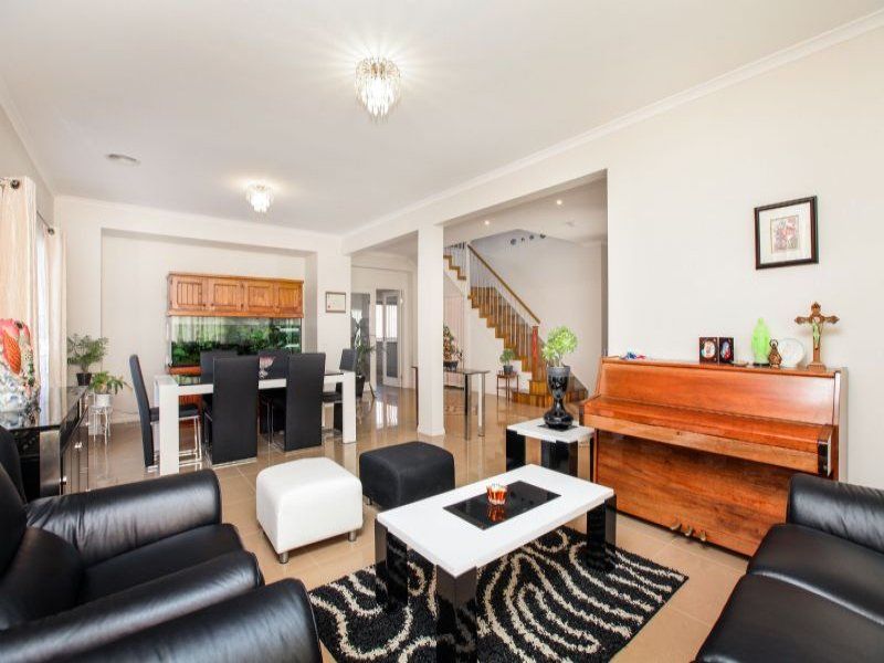 26 The Avenue, Caroline Springs - Thumbnail 8