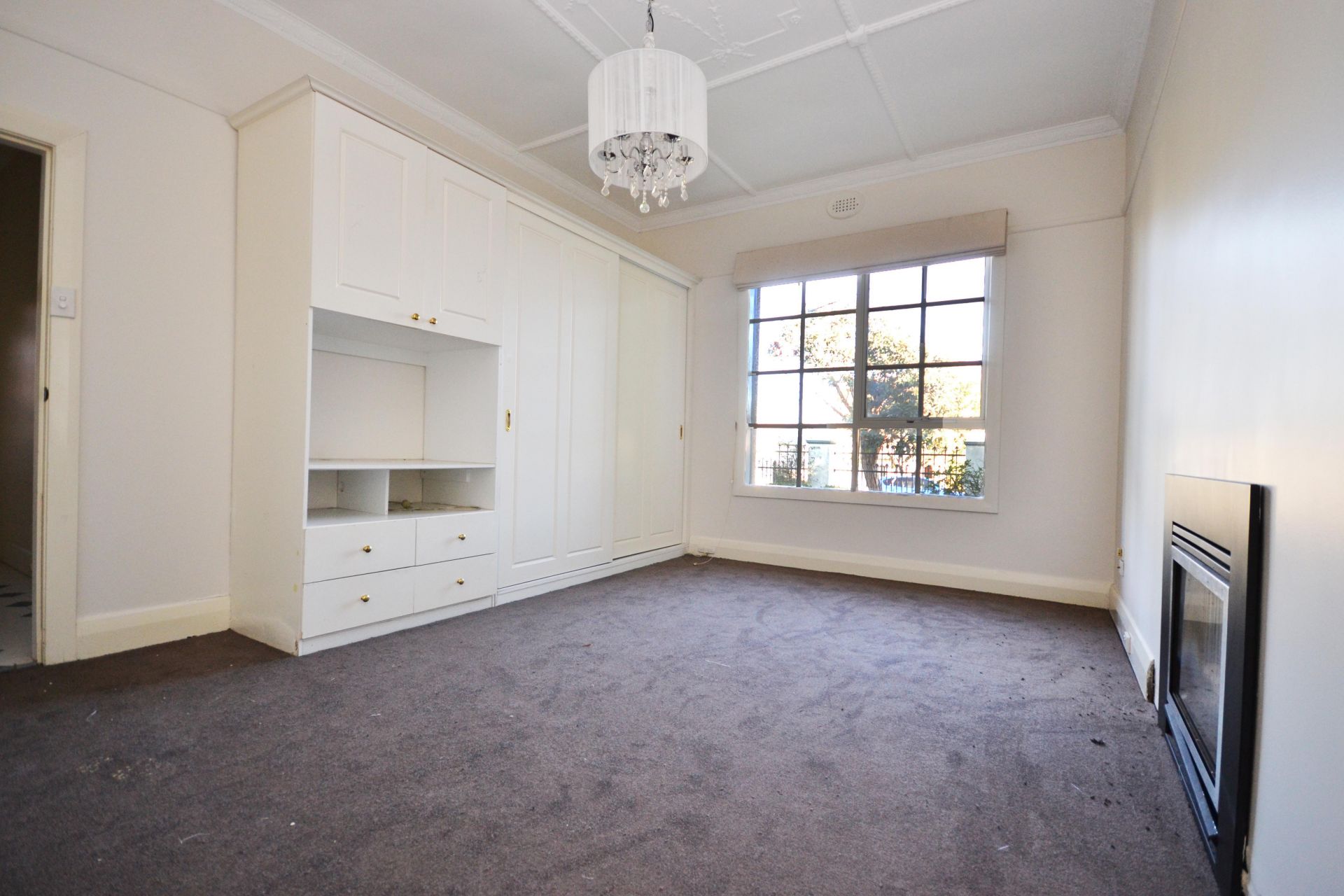 LARGE FAMILY HOME!