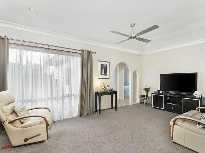 39 Diane Crescent Mooroolbark 4937631 Philipwebb Real Estate