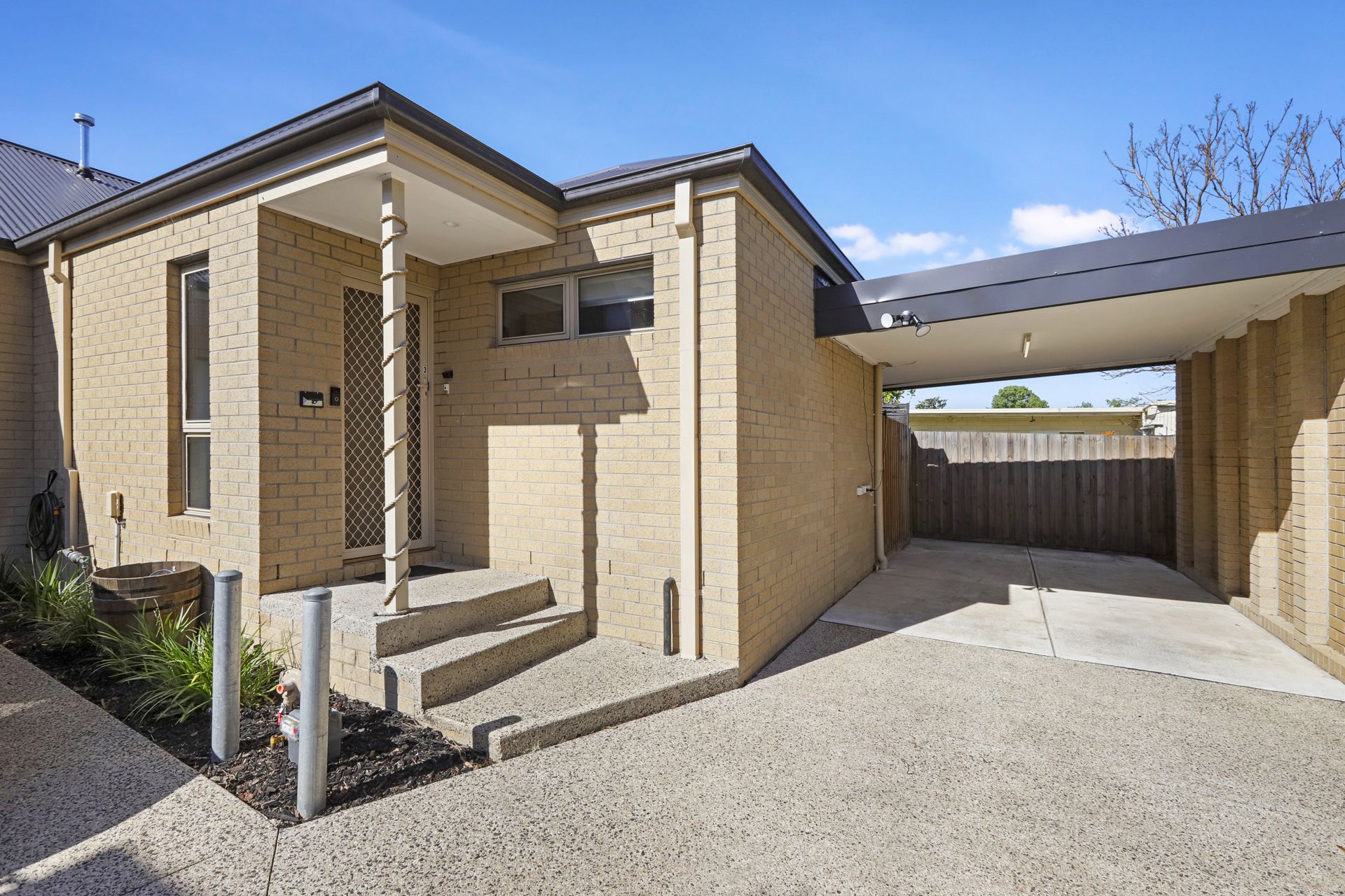 3/4 Camperdown Avenue Sunshine North VIC, Sunshine North - Thumbnail 2