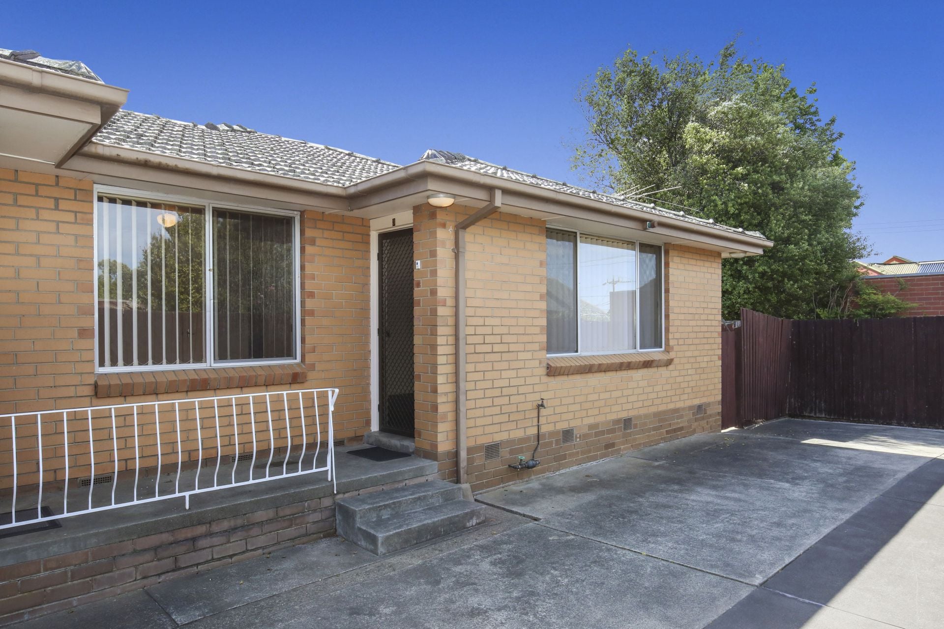 NEAT TWO BEDROOM UNIT!