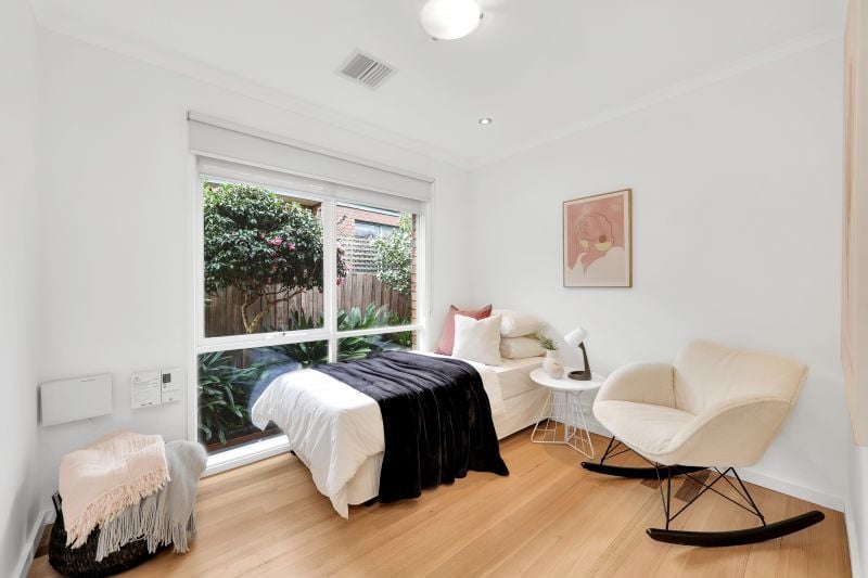 8 Nevern Court, Mill Park