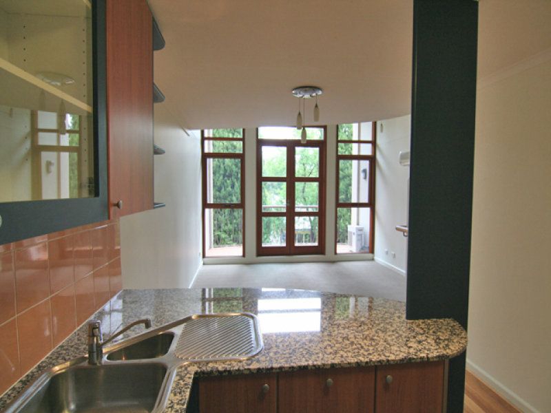 38/18 Captain Cook Crescent, Griffith - Thumbnail 3