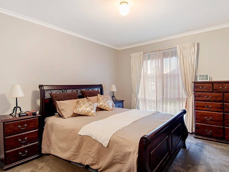 63 Ailsa Street South, Altona Meadows - Thumbnail 8