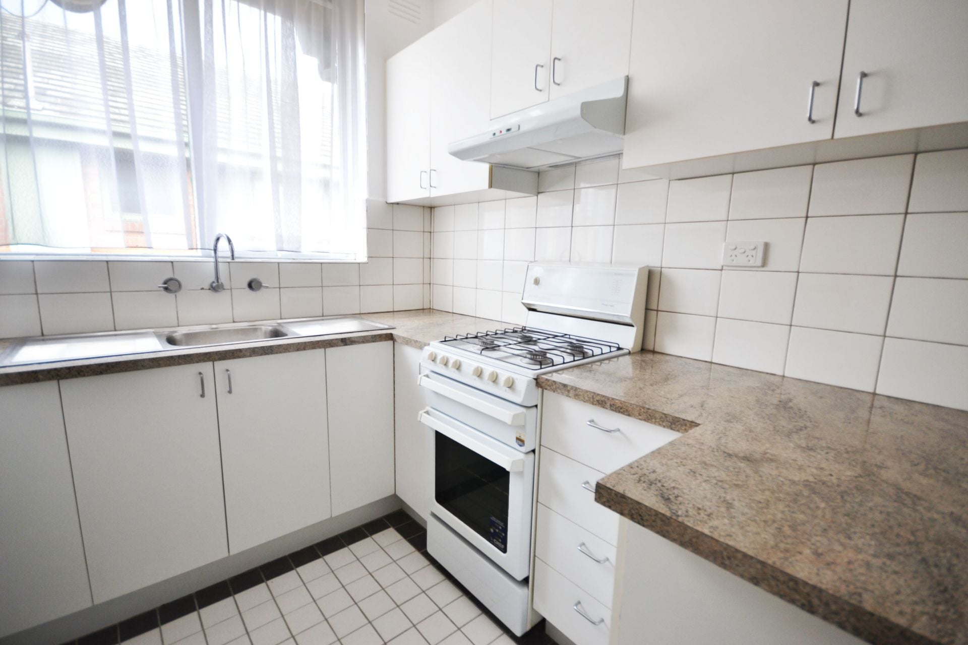 RENOVATED - WALKING DISTANCE TO ZONE 1 TRAIN AND TRAM