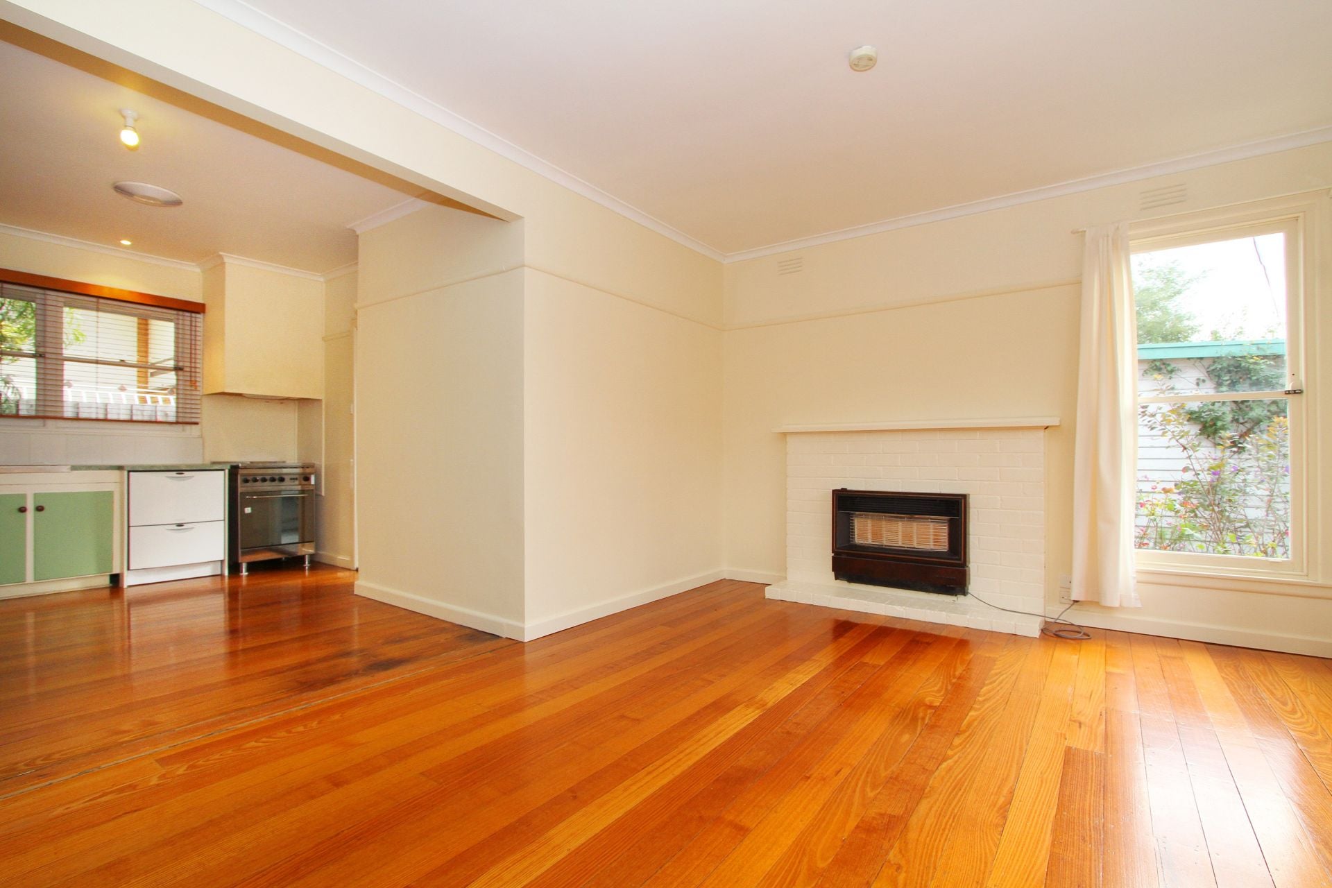 GREAT LOCATION GREAT HOME
