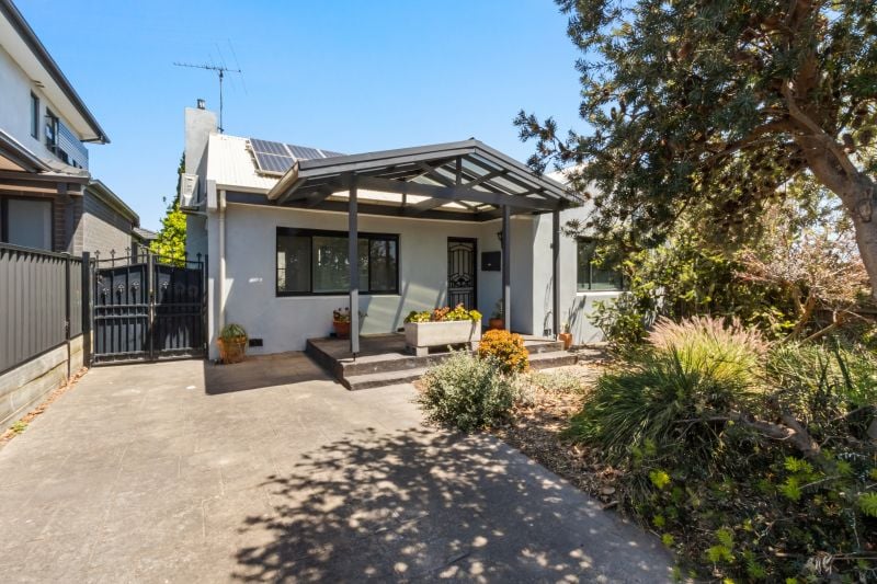 121 Henty Street, Reservoir