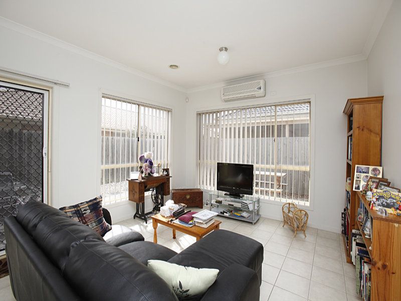 22 Kensington Crescent, Altona Meadows - Thumbnail 4