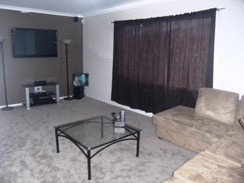 5 McCubbin Close, Caroline Springs - Thumbnail 5