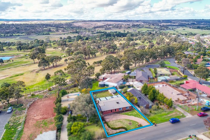 14 Links Road, Bacchus Marsh - Thumbnail 4
