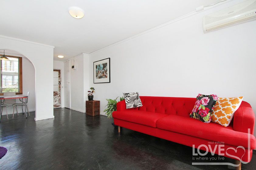 Refurbished Trendy Apartment in Envious Position!