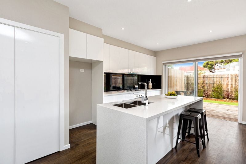 11 Newcastle Street, Yarraville - Thumbnail 6