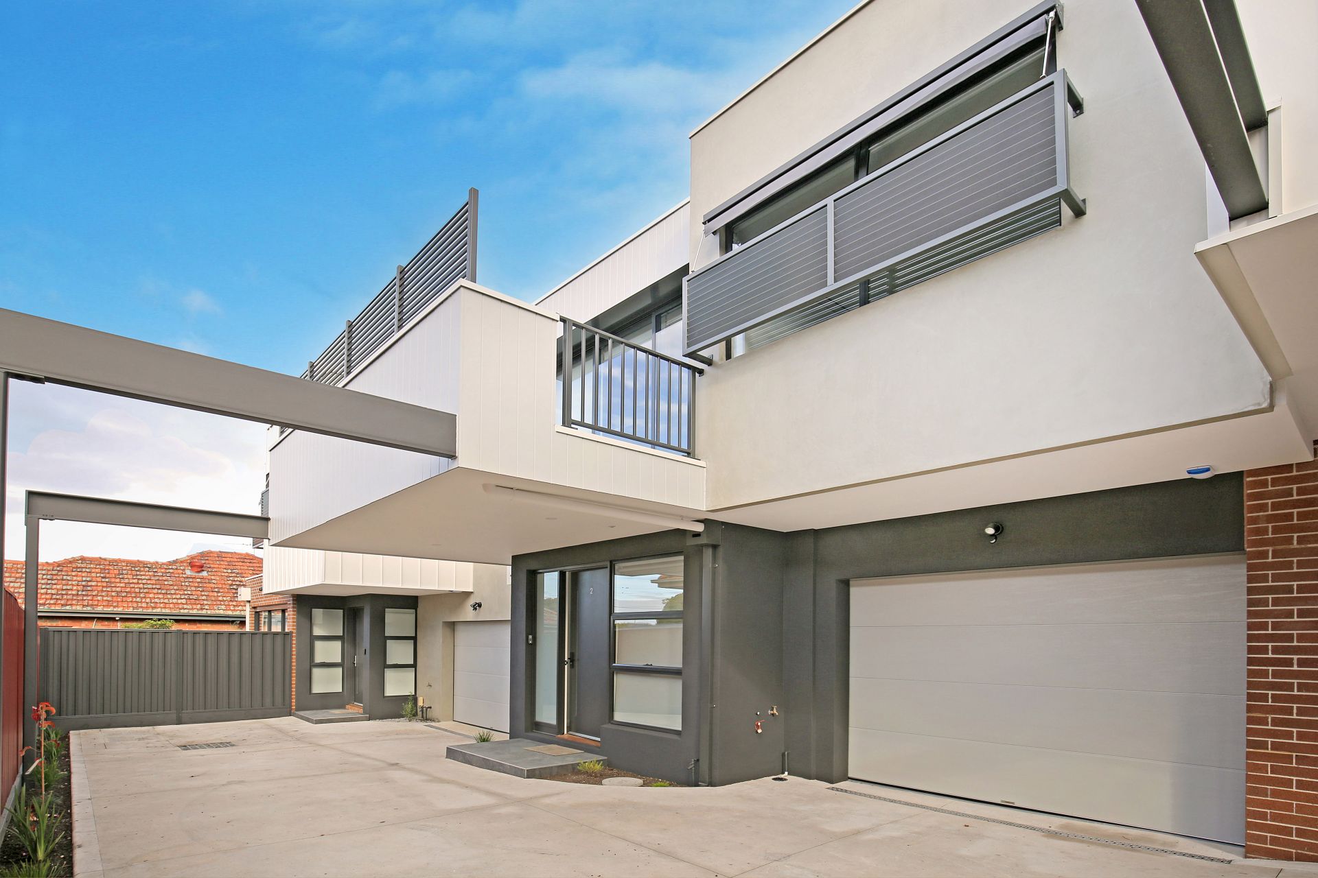 Well-Equipped Two Bedroom Townhouse in the Heart of Thornbury!