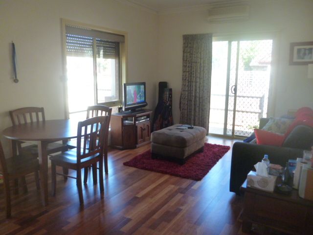 WALKING DISTANCE TO ALL AMENITIES & TRANSPORT!