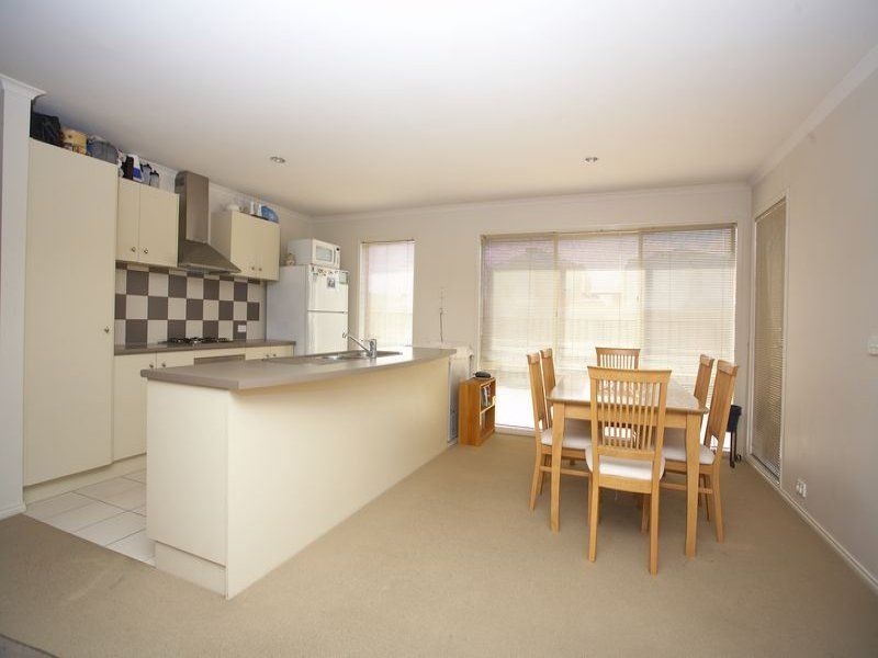 70 Foxwood Drive, Point Cook - Thumbnail 3