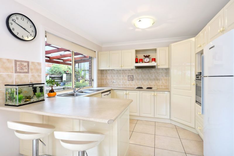 10 Minnamurra Grove Dural NSW, Dural - Thumbnail 3