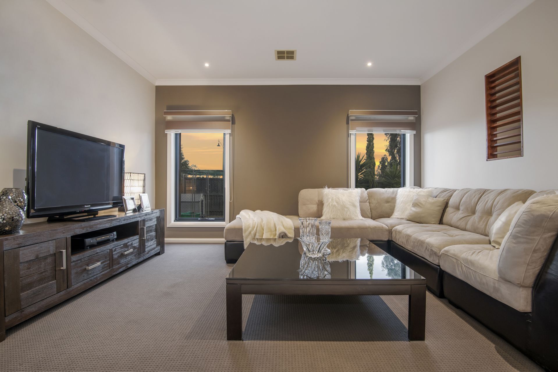 GREAT FAMILY HOME  - DUAL CORNER ACCESS