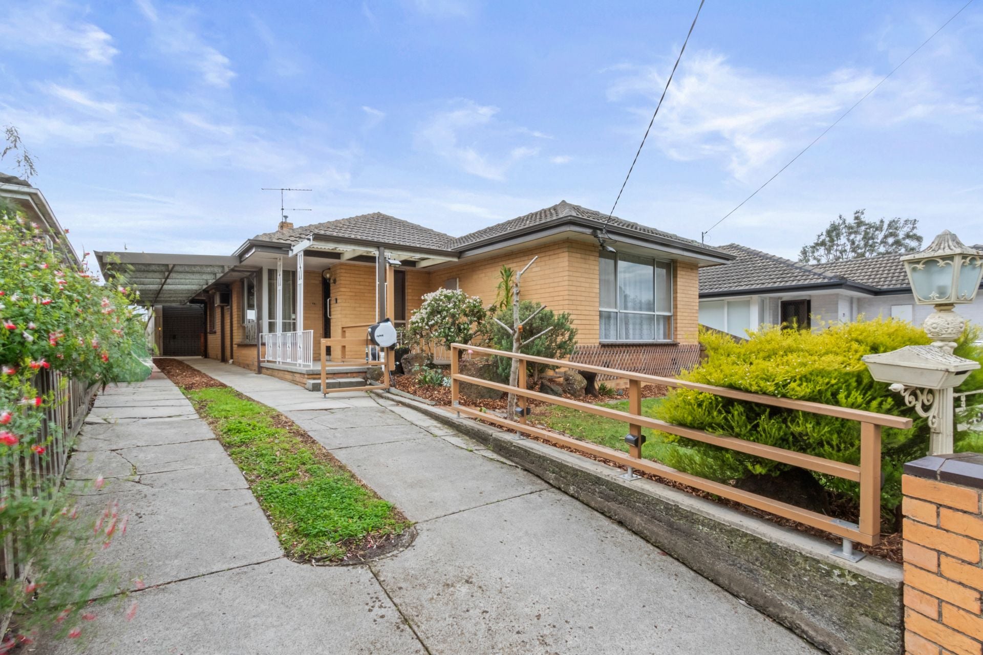 Charming 3-Bedroom home plus Bungalow!