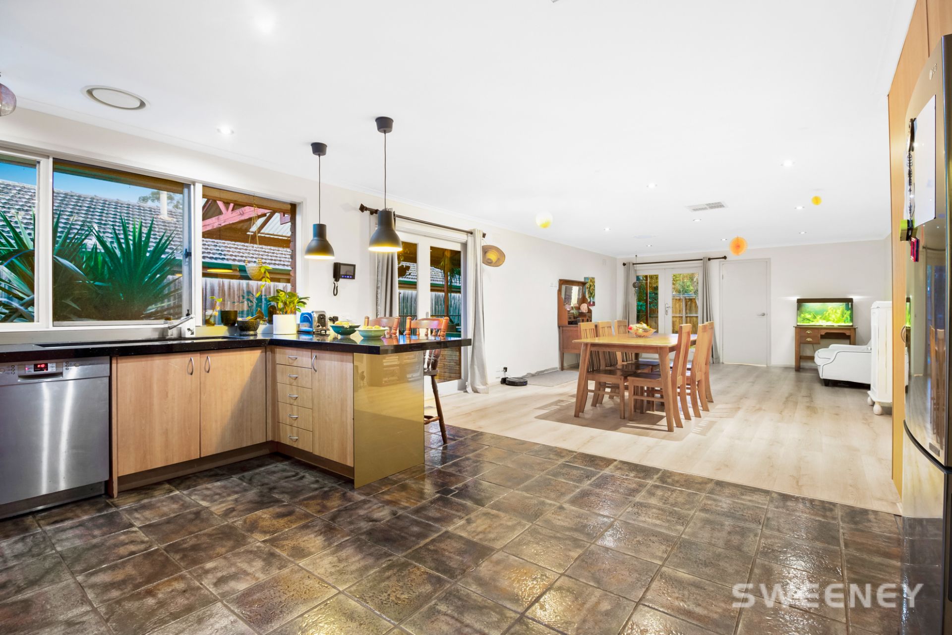8 Ocean Court, Altona Meadows - Thumbnail 8