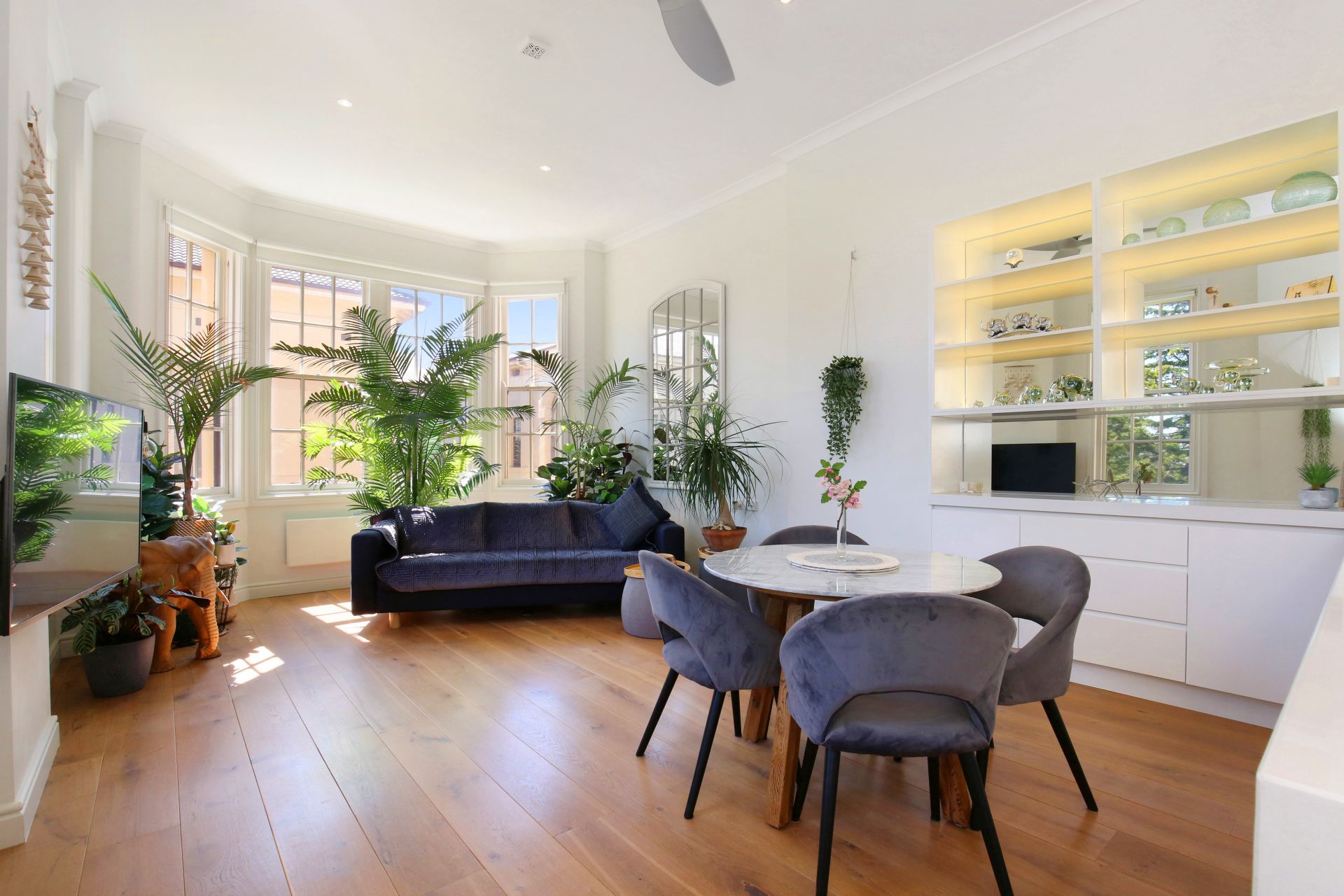 **Style & Sophistication** 9 or 12 month lease available **