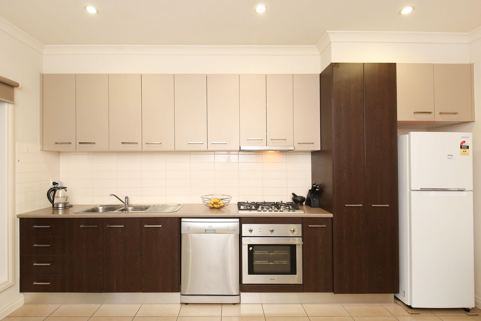 AFFORDABLE MODERN UNIT IN PRIME LOCATION