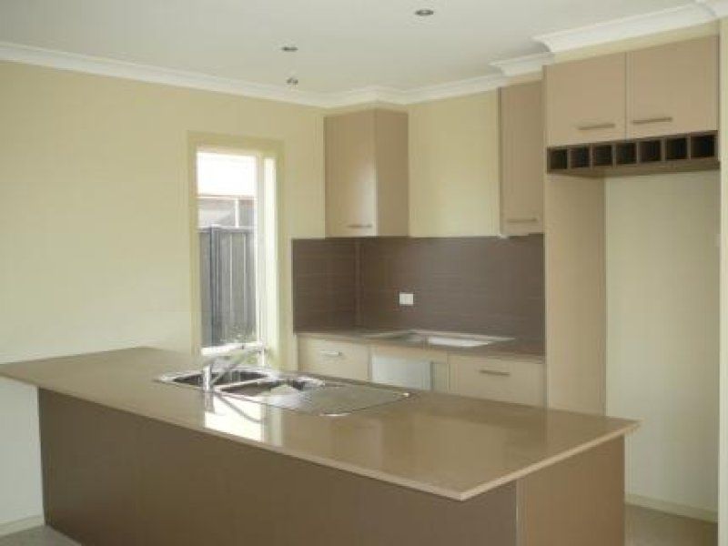 14 Isaacs Walk, Point Cook - Thumbnail 3