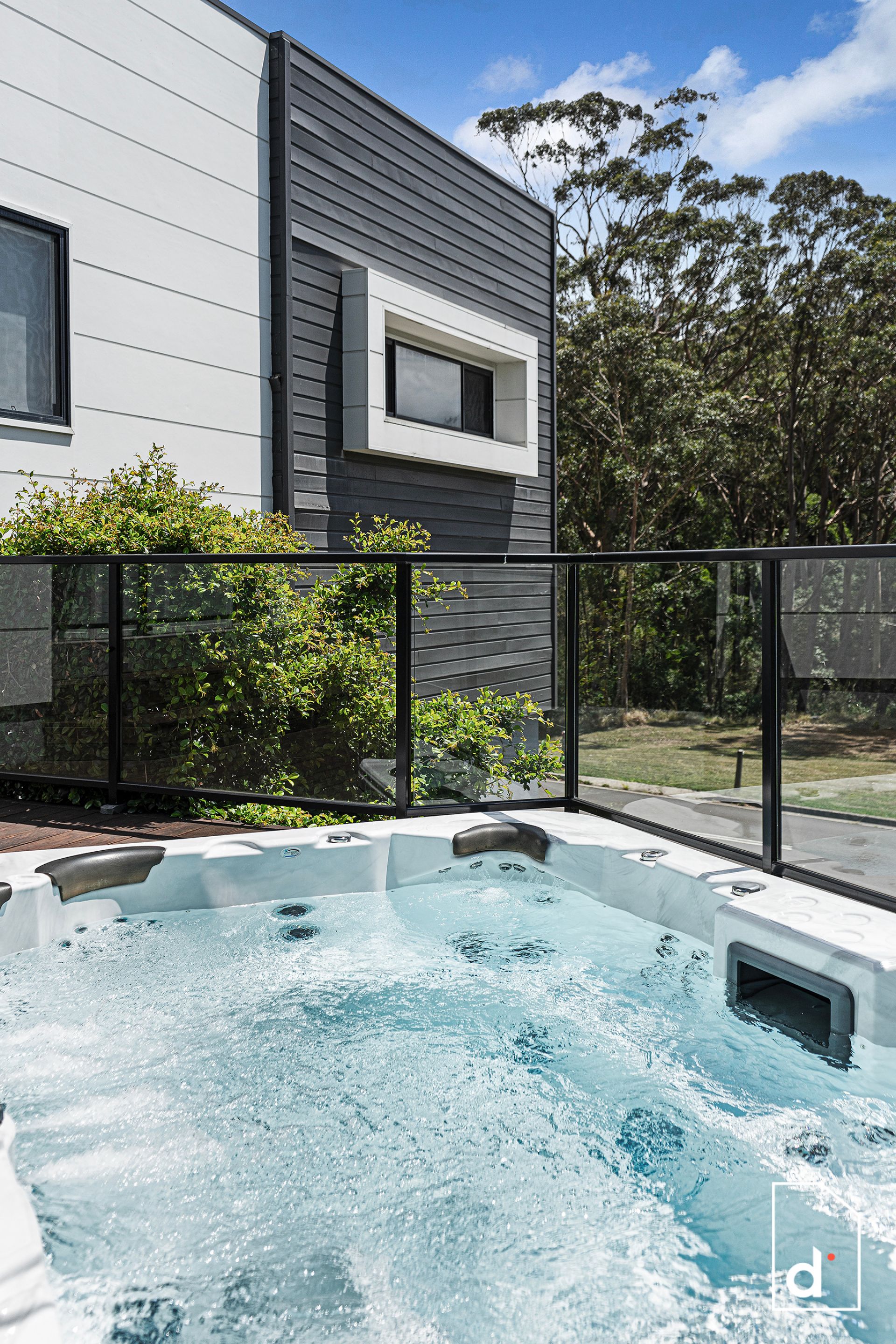 Sold property 1600000 for 45 Redgum Forest Way Figtree , NSW 2525