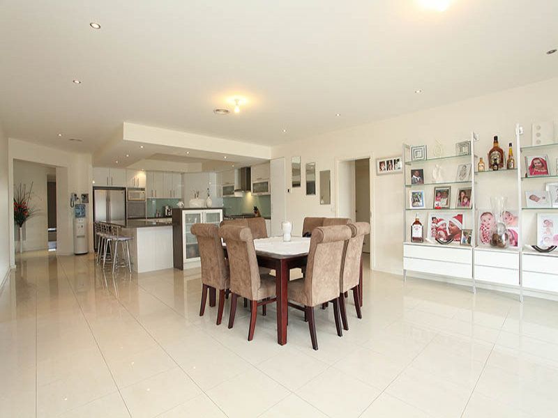 12 Tantallon Crescent, Derrimut - Thumbnail 4