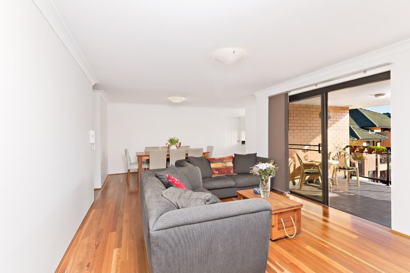 Sold - Modern Top Floor Retreat in Peaceful Surrounds