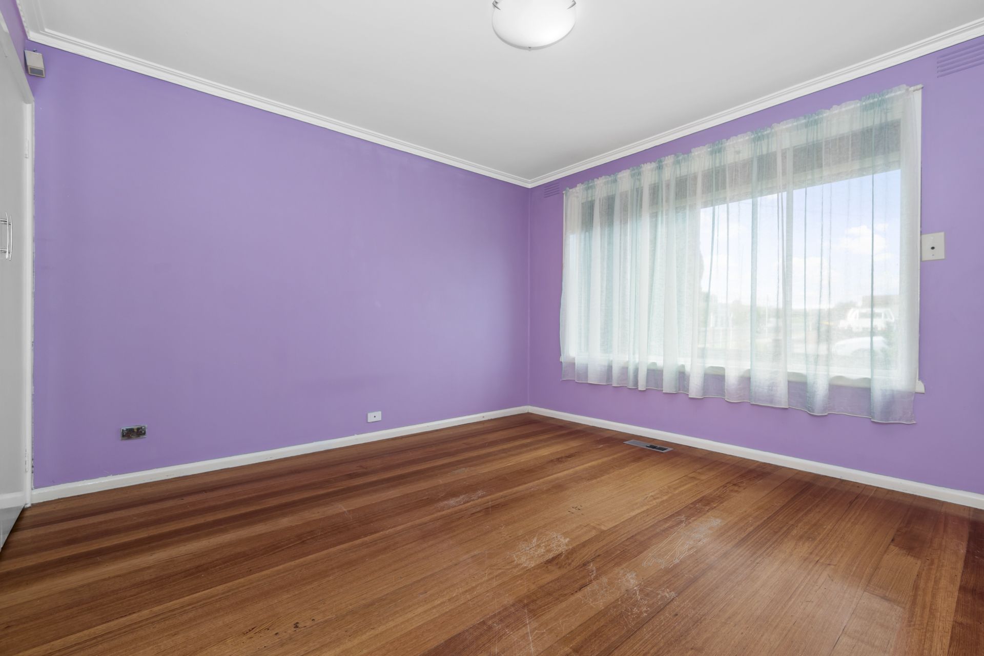 PERFECT LOCATION AND WALKING DISTANCE TO EPPING PACIFIC