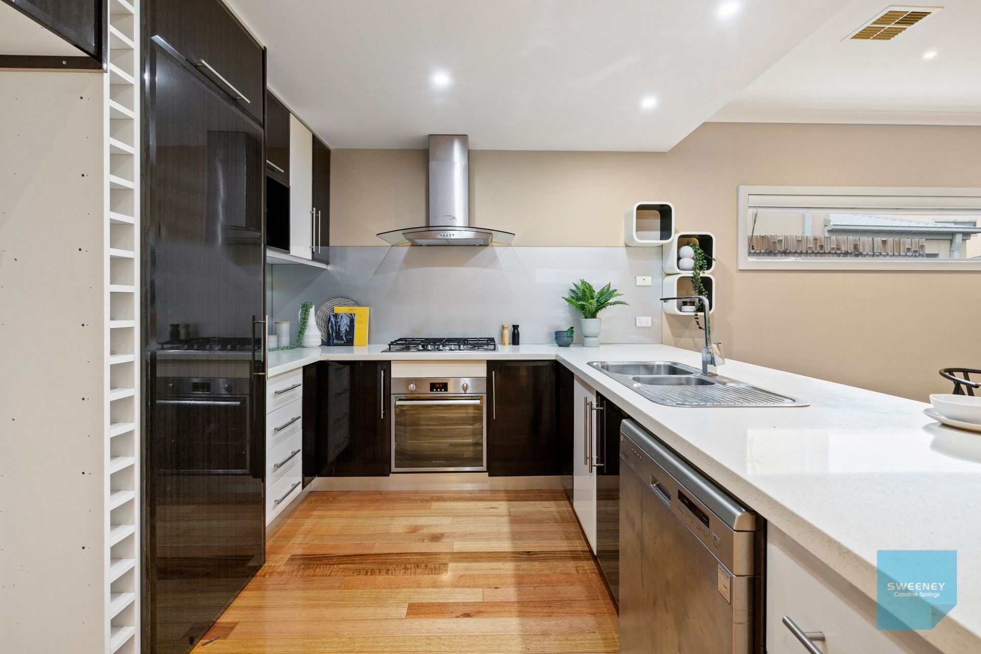 20 Brunton Avenue, Caroline Springs - Thumbnail 7
