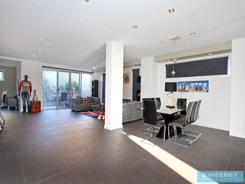 31 Caesia Way, Caroline Springs - Thumbnail 5