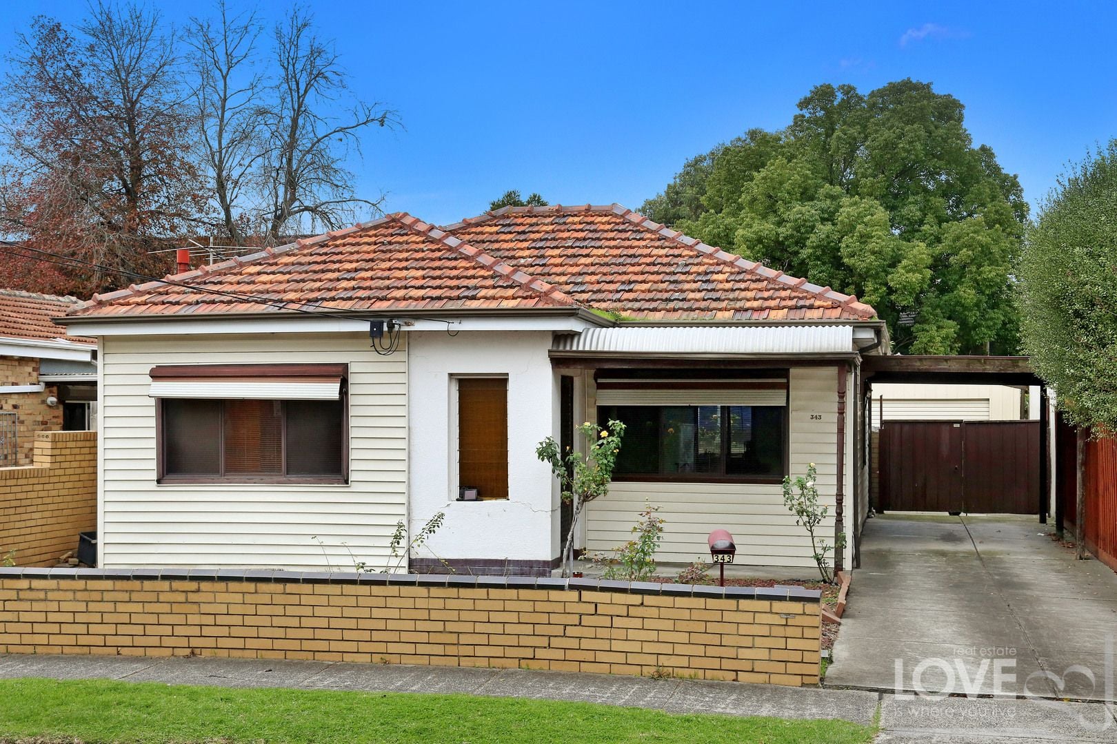 Bright & Spacious home!