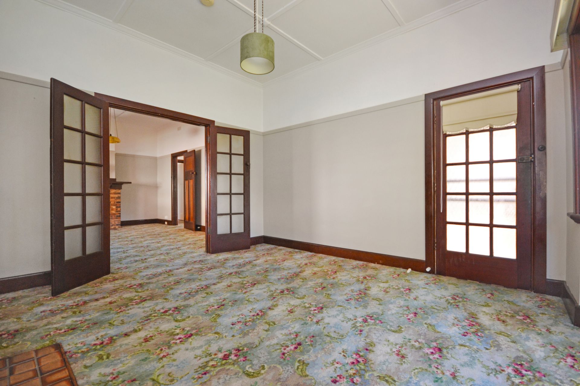 ELEGANT BEAUTY MATCHED WITH A FIRST CLASS LOCATION