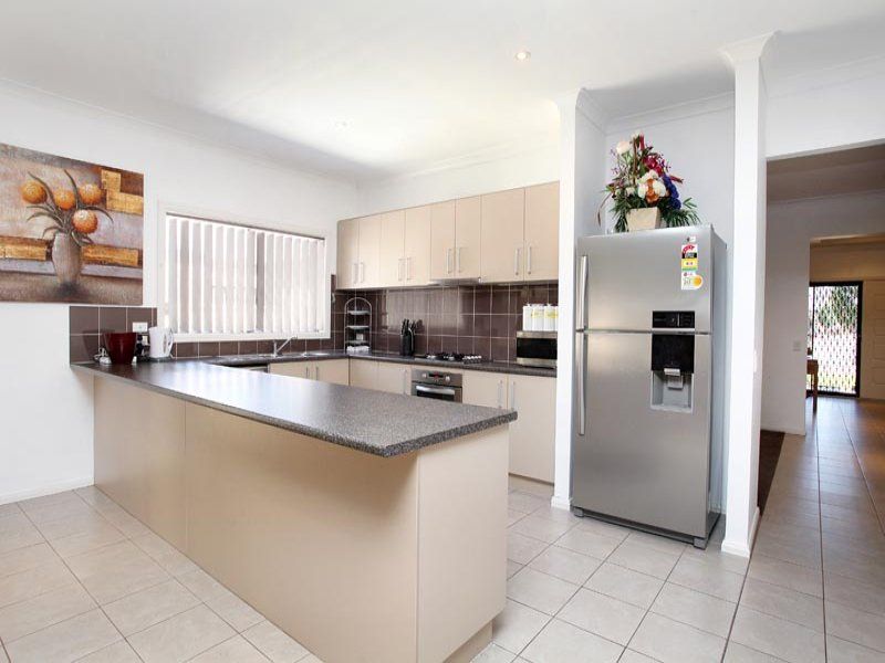 9 Buckley Way, Caroline Springs - Thumbnail 3