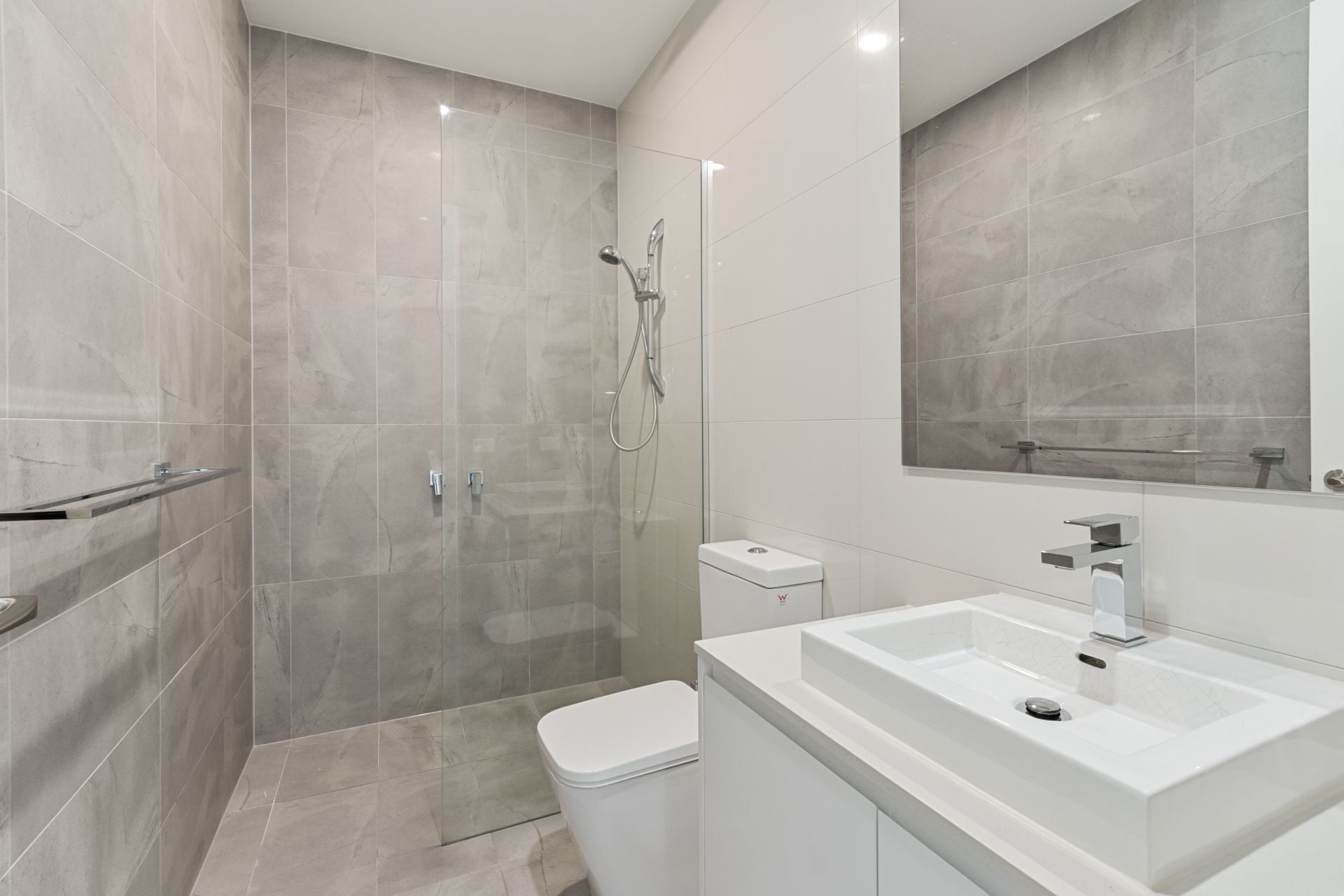 Stylish and Modern 2-Bedroom Unit