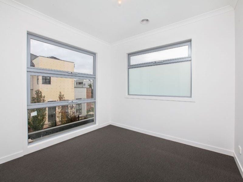 33 The Esplanade, Caroline Springs - Thumbnail 8
