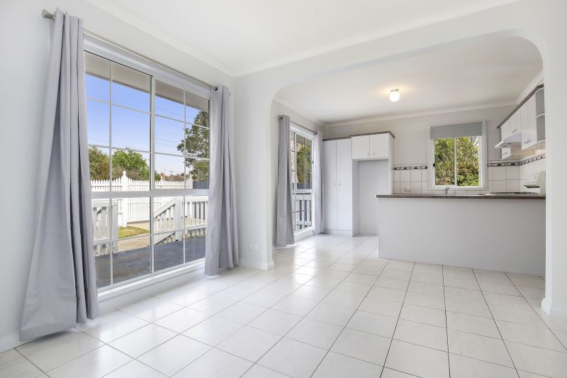 36 Loddon Avenue, Reservoir