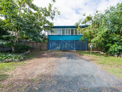 Queenslander on Sunset Beach with Ocean Views