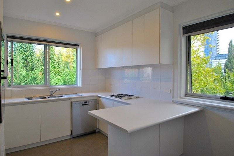 3/34 Rockley Road, South Yarra - Thumbnail 3