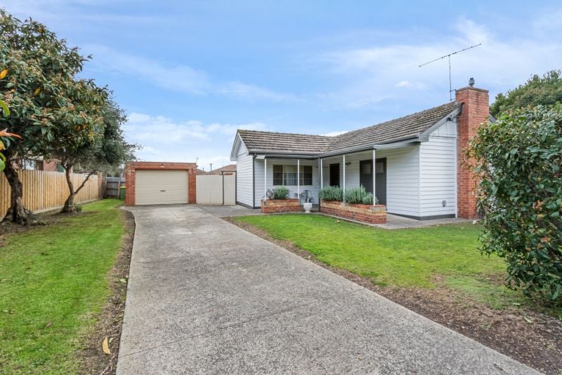 2 Hughes Parade, Reservoir