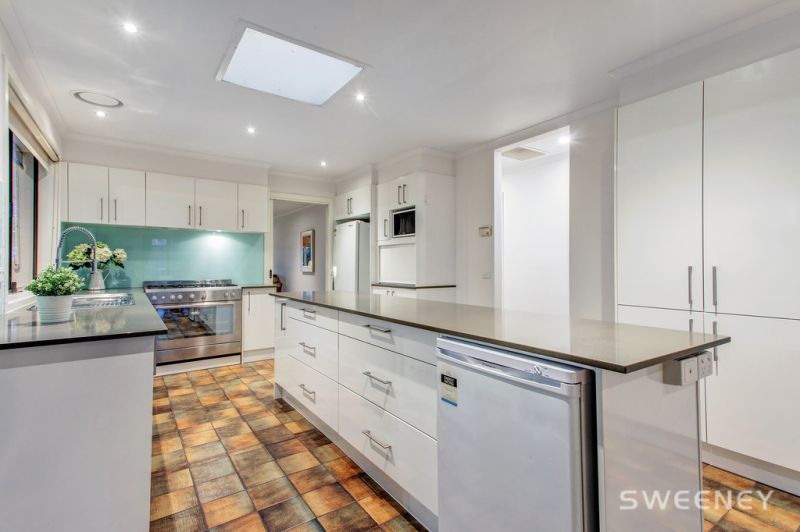 2 Edina Grove, Altona Meadows - Thumbnail 3